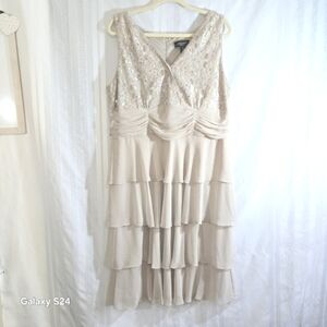 R&M RICHARDS WOMEN'S EVENING GOLD DRESS SIZE 16W